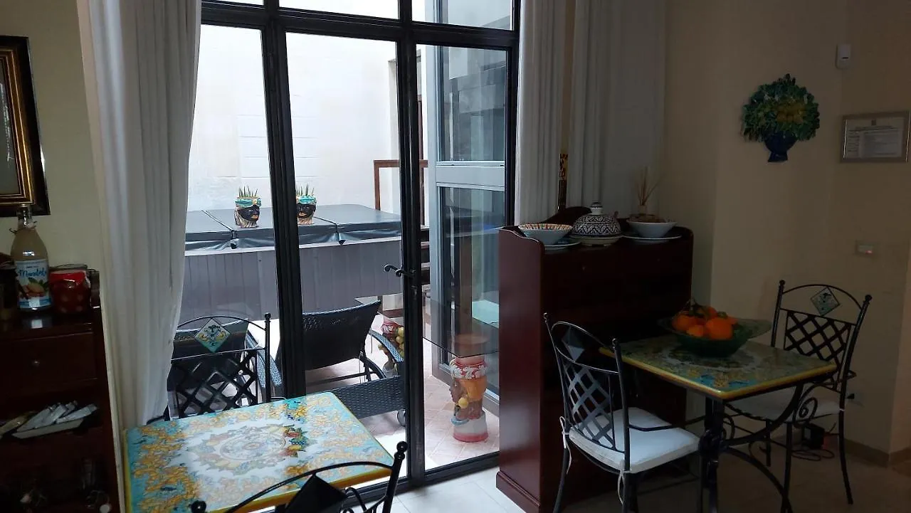 ** Bed & Breakfast Dimora Charleston Lecce Parcheggio Privato In Loco Gratis Bed and Breakfast Italien