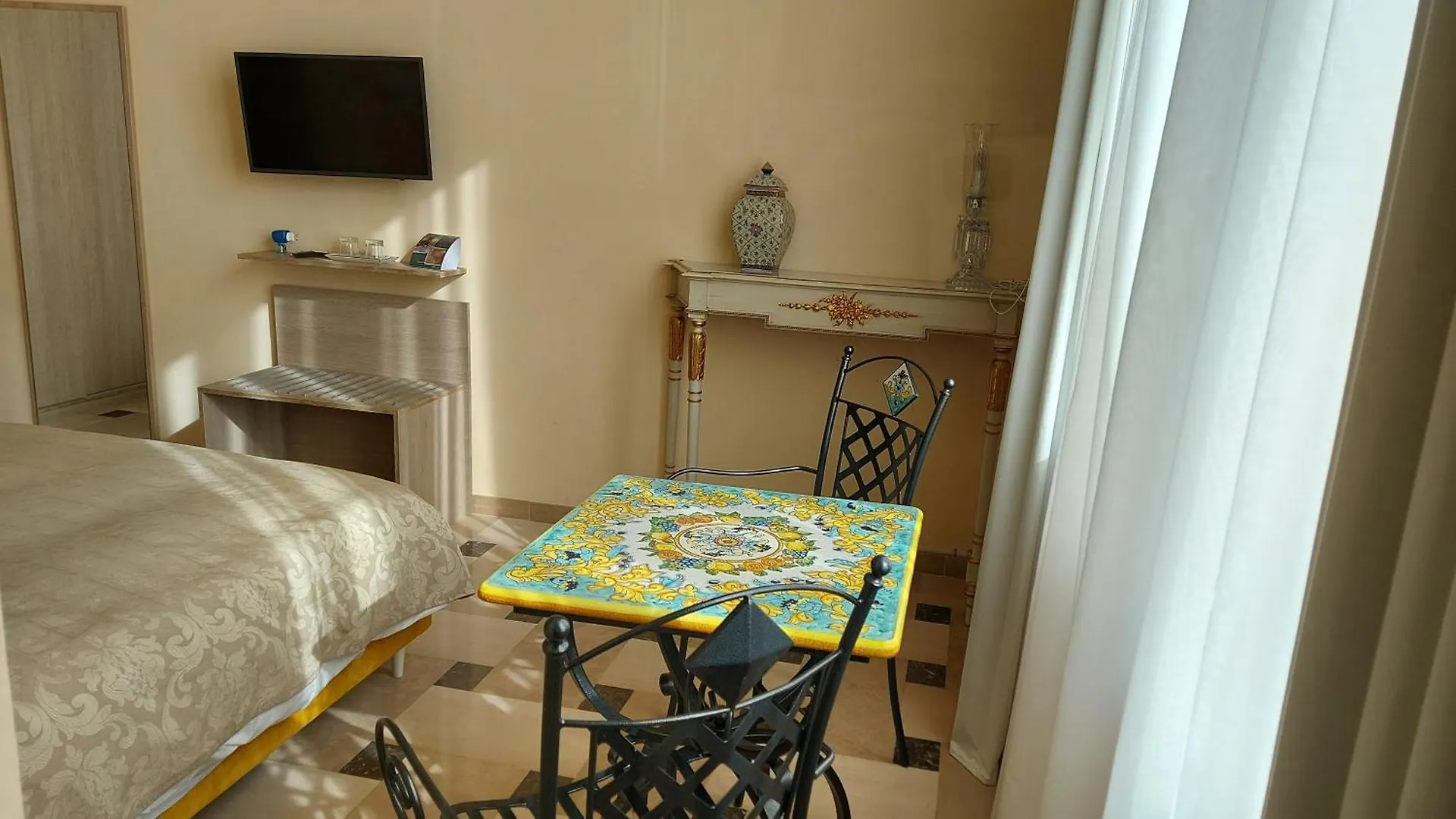 Dimora Charleston Lecce Parcheggio Privato In Loco Gratis Bed and Breakfast