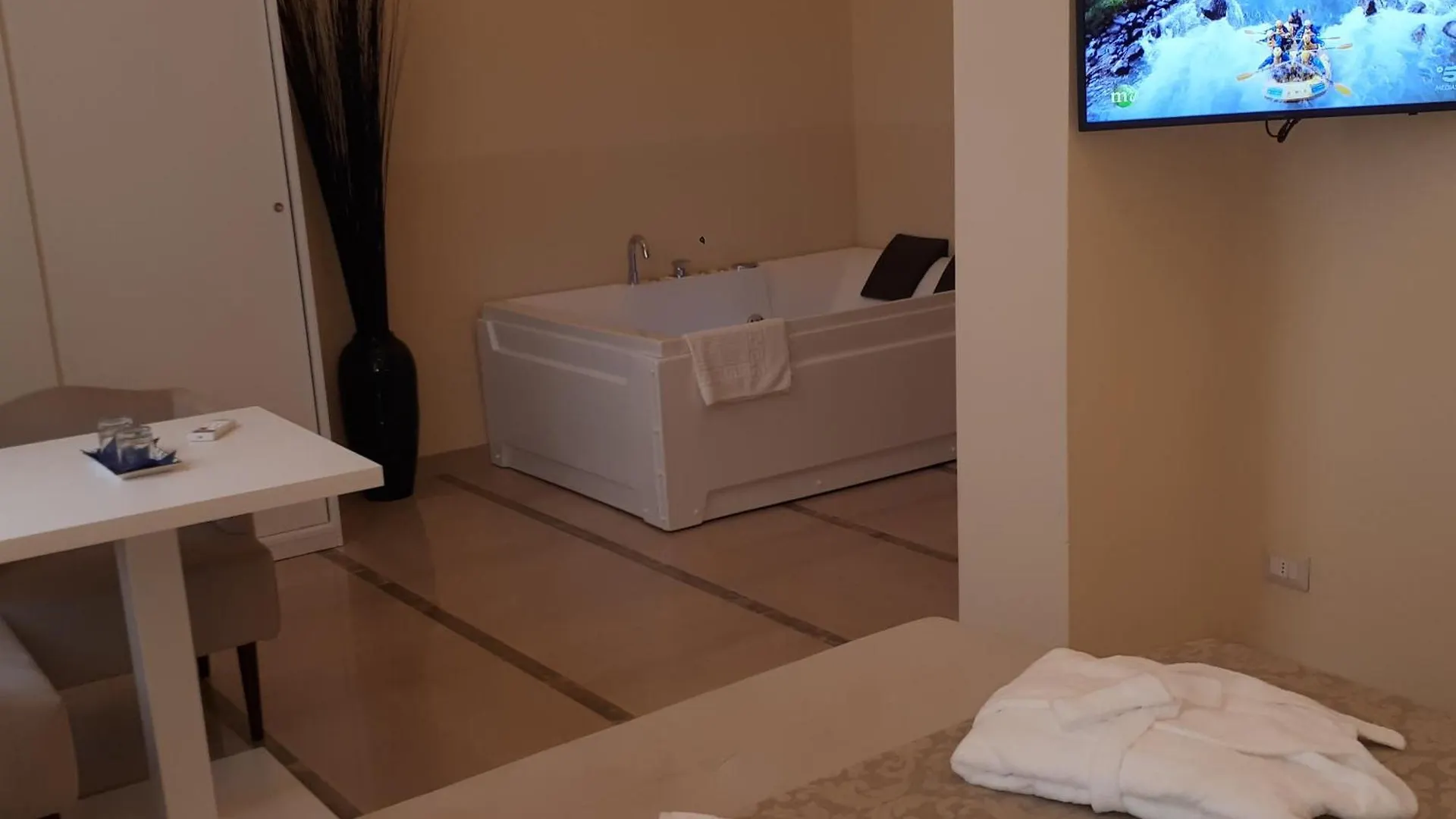 Dimora Charleston Lecce Parcheggio Privato In Loco Gratis Bed and Breakfast Italien
