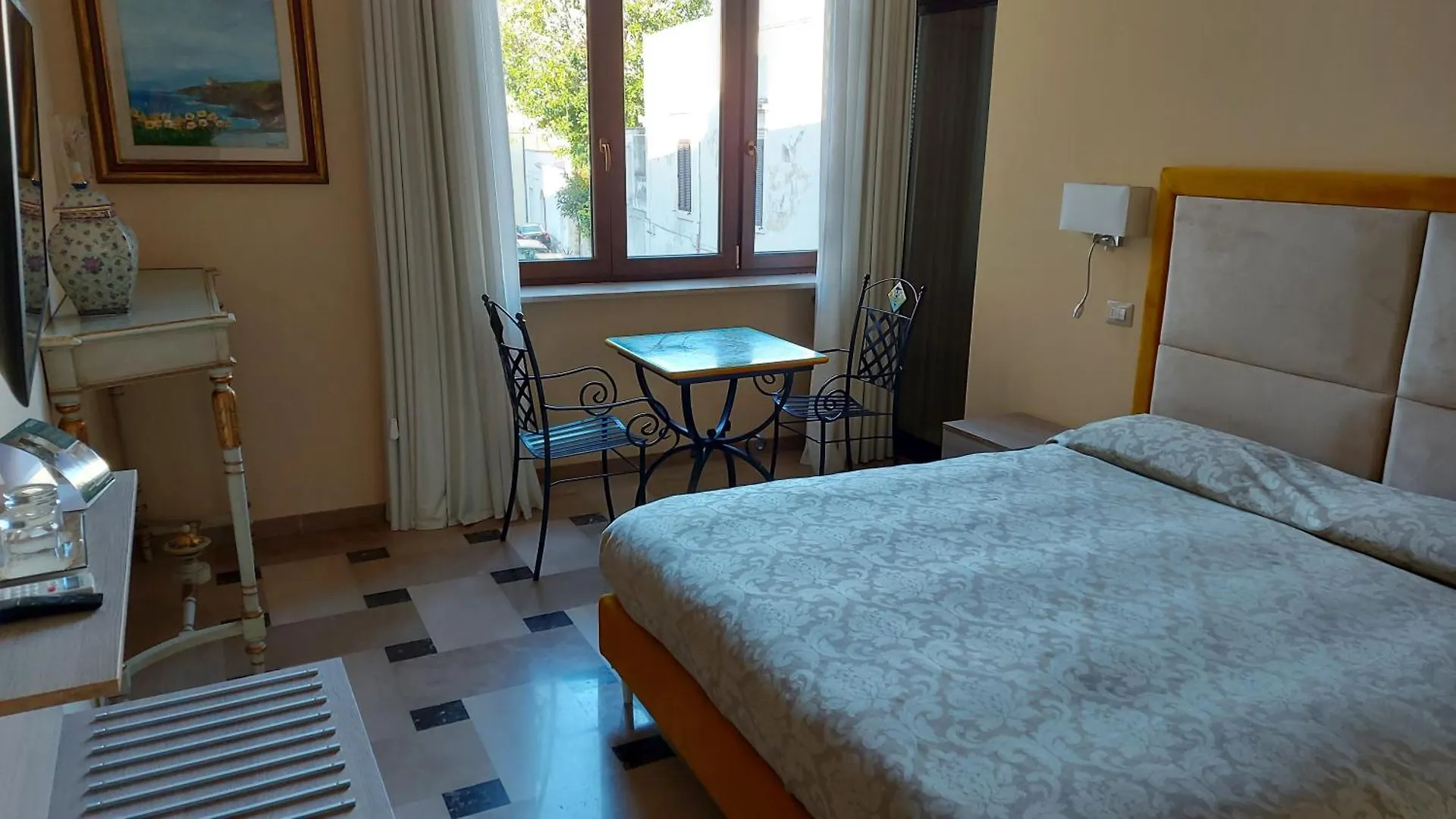 Bed & Breakfast Dimora Charleston Lecce Parcheggio Privato In Loco Gratis Bed and Breakfast