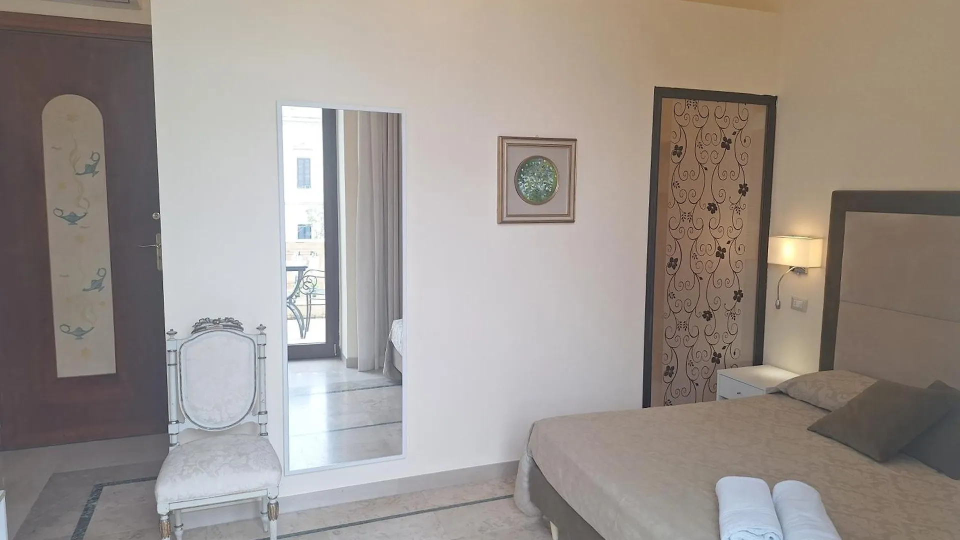 Dimora Charleston Lecce Parcheggio Privato In Loco Gratis Bed and Breakfast Bed & Breakfast