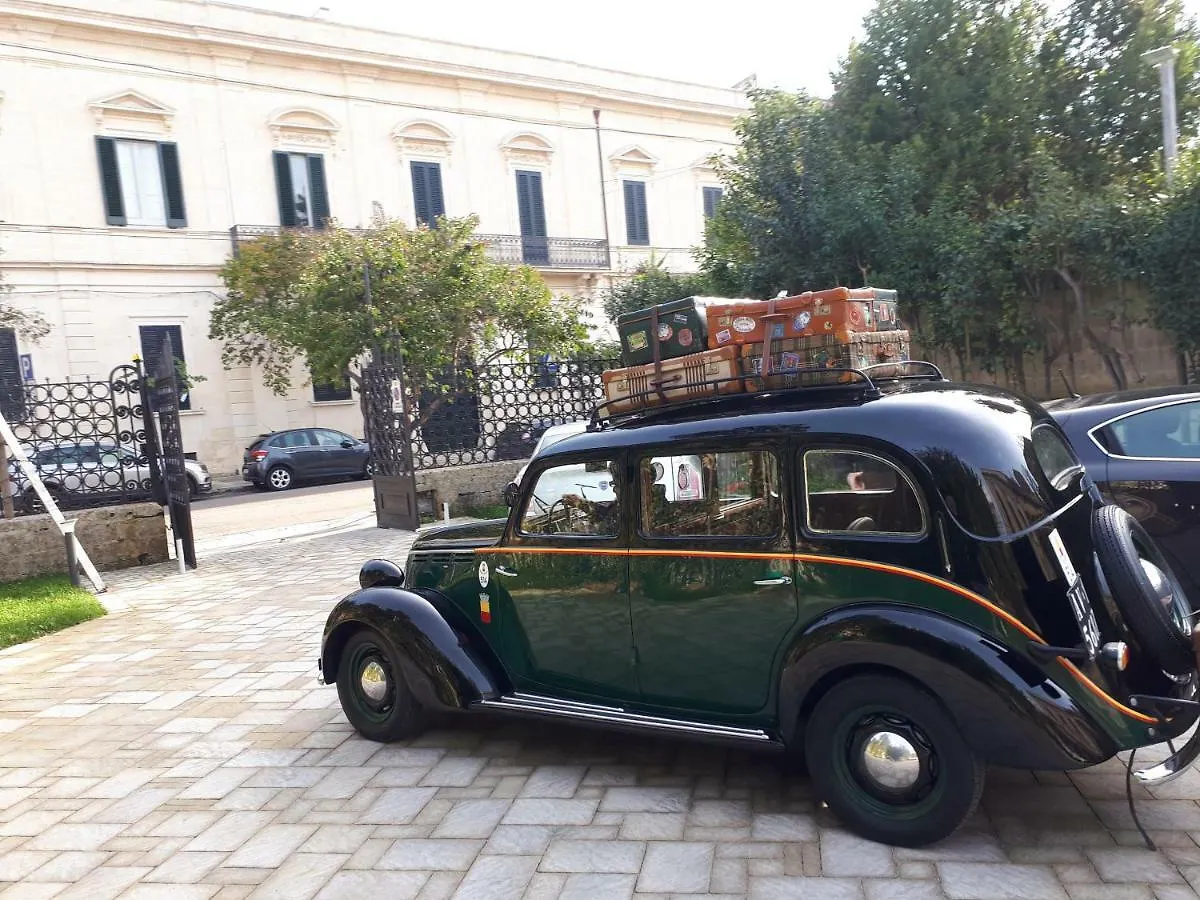 לינה וארוחת בוקר Dimora Charleston Lecce Parcheggio Privato In Loco Gratis