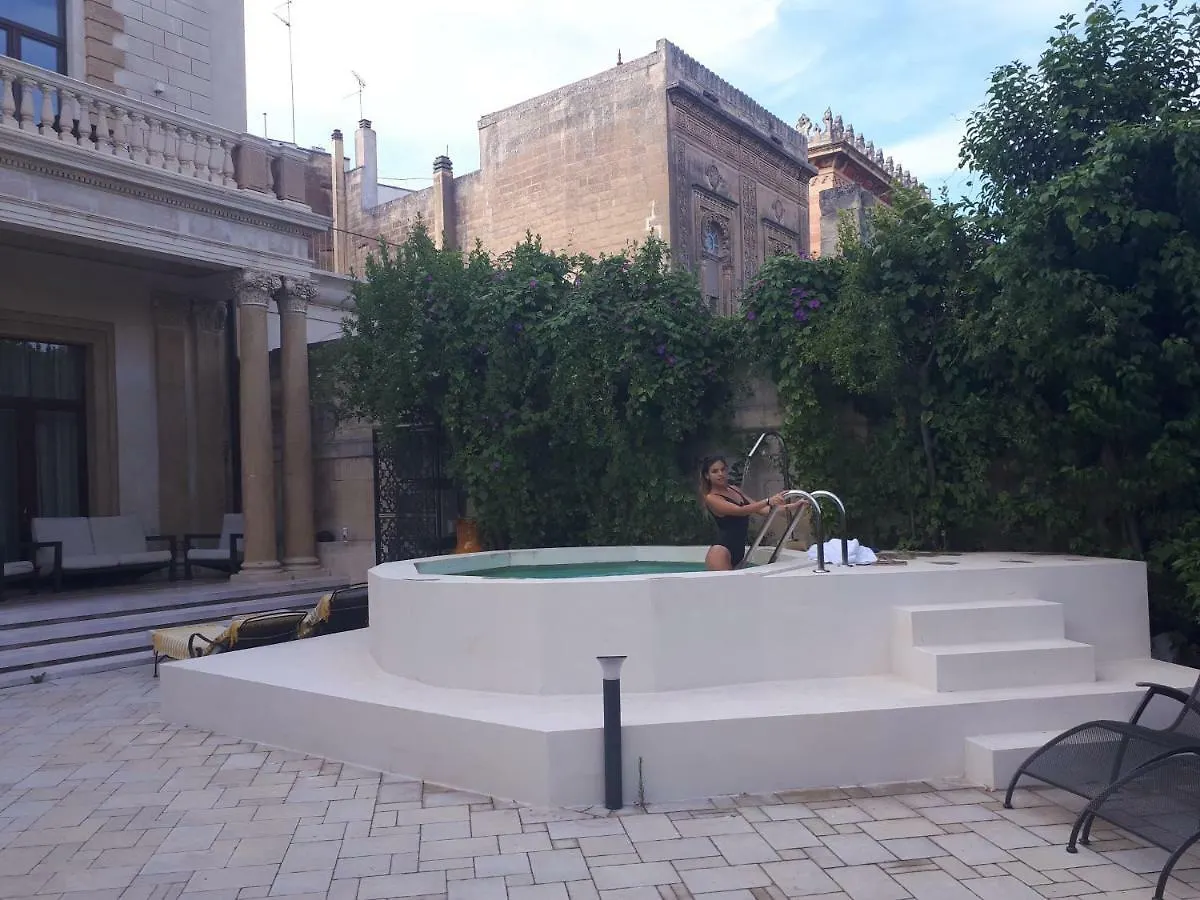 לינה וארוחת בוקר Dimora Charleston Lecce Parcheggio Privato In Loco Gratis